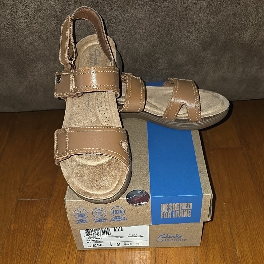 Clarks Womens Tan Sandals